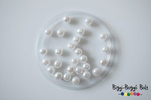 8 mm-es viaszgyöngyök - fehér