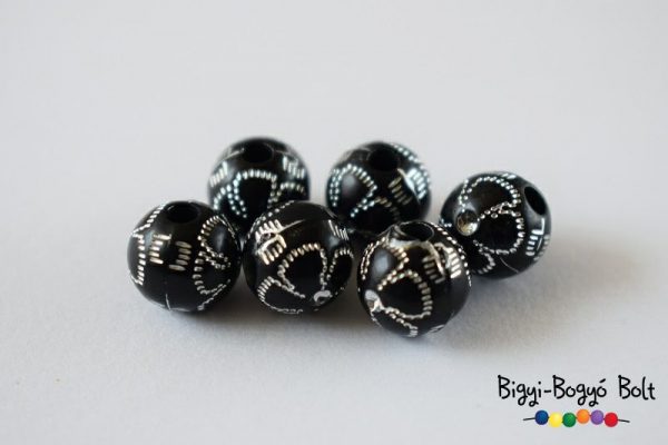 Fekete gyöngyök - ezüstös virág mintával - 10 mm