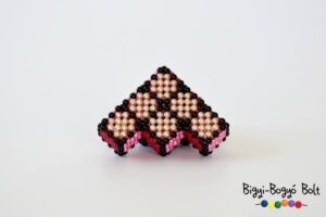 3 lépcső kocka - bézs-piros-rózsaszín (1)